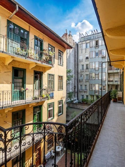 Mexicopo Apartment With Garage بودابست المظهر الخارجي الصورة